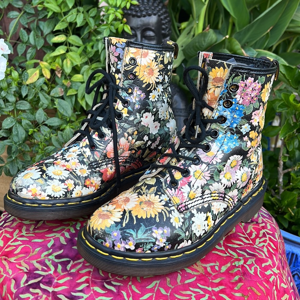 🏴󠁧󠁢󠁥󠁮󠁧󠁿 Dr. Martens MIE Sienna Miller Floral Boots UK 4 - Picture 8 of 17